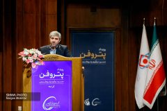 اساسی‌ترین راهکار دور زدن تحریم‌ها ‌استفاده از توان دانش‌بنیان‌ها است